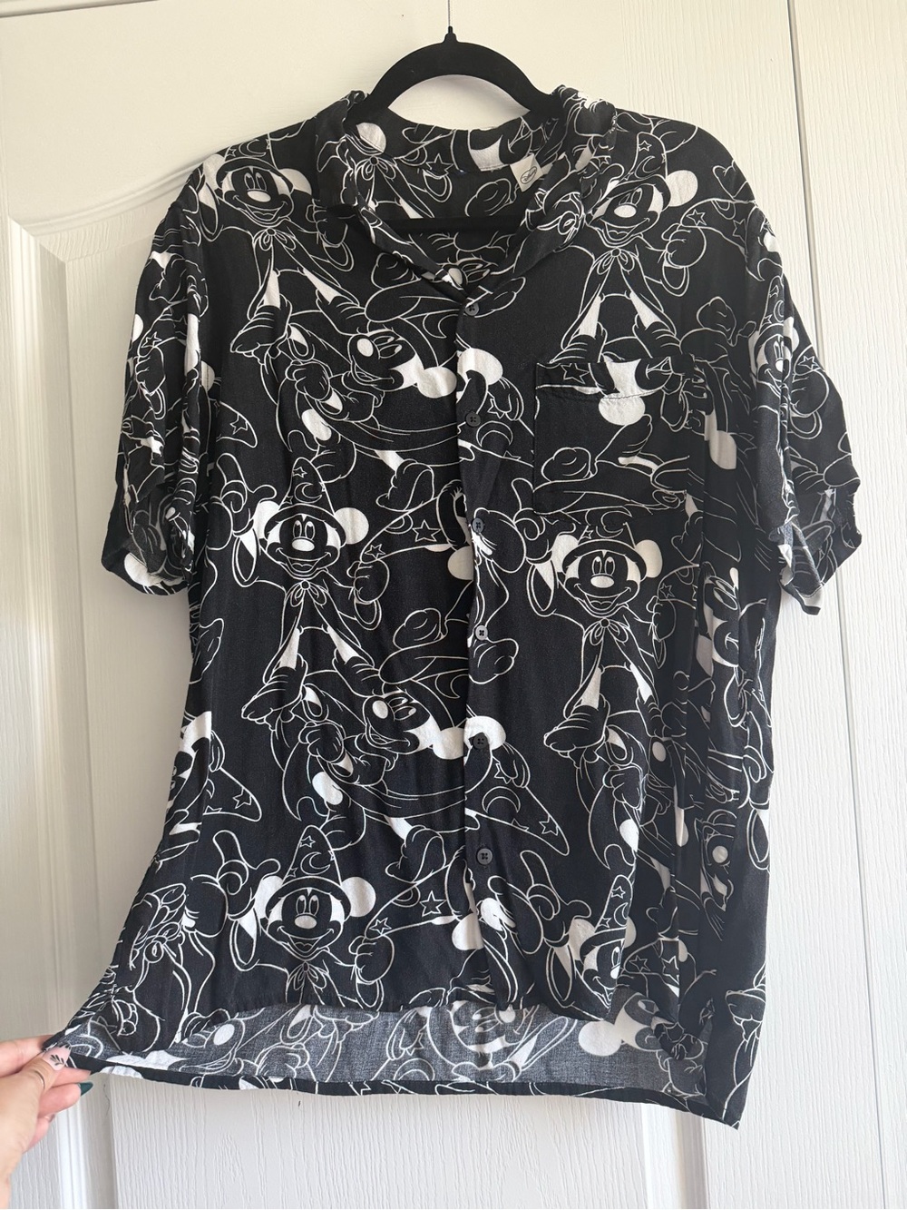 Men's Disney Mickey Mouse Fantasia Black & White Short-Sleeve Button-Down Shirt